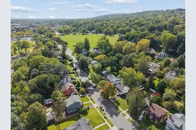 343 Meadowbrook Ln, South Orange, NJ 07079 - Photo 4
