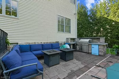 5 Nalesnik Dr, Fairfield, NJ 07004 - Photo 32