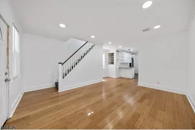 704 W Lake Ave, Rahway, NJ 07065 - Photo 4