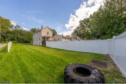 704 W Lake Ave, Rahway, NJ 07065 - Photo 24