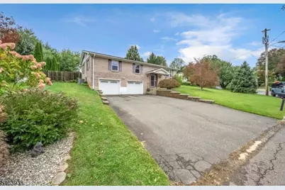 9 Douglas Ln, Washington Township, NJ 07882 - Photo 2