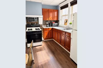 588 Monroe Ave, Elizabeth, NJ 07201 - Photo 8
