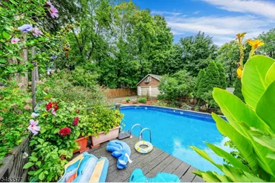 17 Floyd Rd, Verona, NJ 07044 - Photo 2
