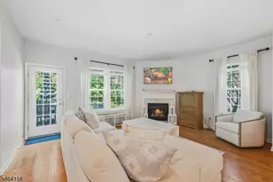82 Albert Ct, Randolph Township, NJ 07869 - Photo 2