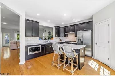 82 Albert Ct, Randolph Township, NJ 07869 - Photo 4