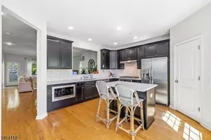 82 Albert Ct, Randolph Township, NJ 07869 - Photo 4