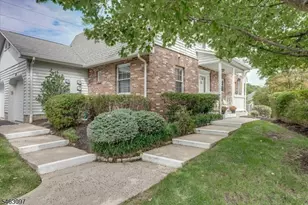 16 Lexington Ct, Chatham Township, NJ 07928 - Photo 2