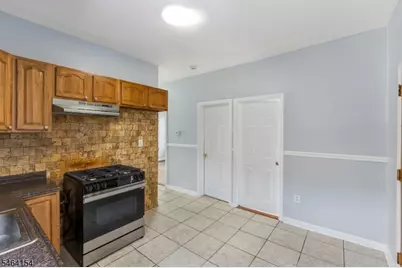 590 Hawthorne Ave, Irvington, NJ 07112 - Photo 8