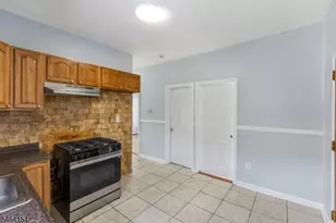 590 Hawthorne Ave, Irvington, NJ 07112 - Photo 8