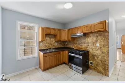 590 Hawthorne Ave, Irvington, NJ 07112 - Photo 6