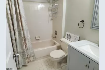 65 Oswestry Way, Franklin Township, NJ 08873 - Photo 12