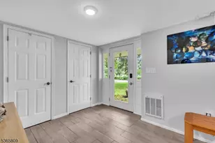 9 Mueller Ln, Franklin Township, NJ 07882 - Photo 8