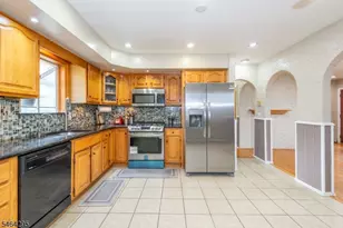 34 Meadow Ln, Clifton, NJ 07012 - Photo 10