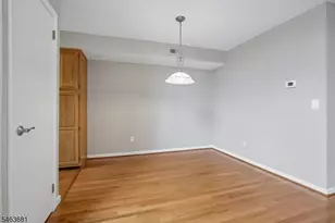 8 Bentley Ct, Bedminster Township, NJ 07921 - Photo 14