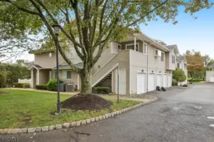 8 Bentley Ct, Bedminster Township, NJ 07921 - Photo 4