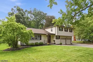 33 Celtic Way, Parsippany, NJ 07054 - Photo 2