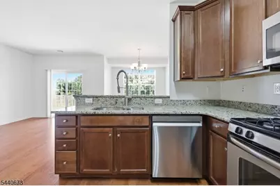 404 Waterview Ct #404, Hanover Township, NJ 07927 - Photo 2