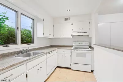 5 Jefferson St, Clifton, NJ 07014 - Photo 8