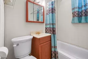 1211 Bergen Ave, Linden, NJ 07036 - Photo 20