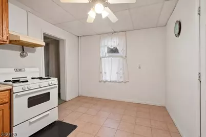 1211 Bergen Ave, Linden, NJ 07036 - Photo 14