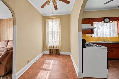 1211 Bergen Ave, Linden, NJ 07036 - Photo 22
