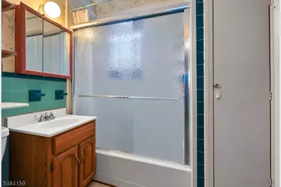 1211 Bergen Ave, Linden, NJ 07036 - Photo 28