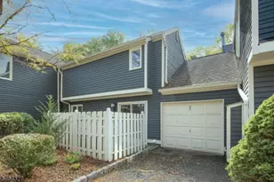 27 Village Dr, Bernards Township, NJ 07920 - Photo 24