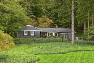 14 Indianhead Rd, Morris Township, NJ 07960 - Photo 4