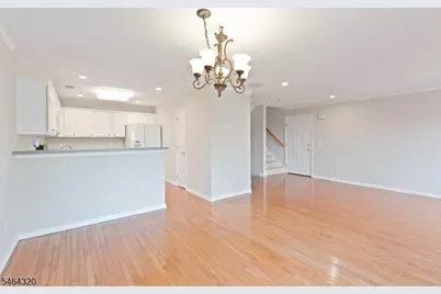 1030 Robin Ct, Green Brook Township, NJ 08812 - Photo 2