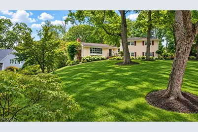 16 Warren Pl, Berkeley Heights Township, NJ 07974 - Photo 2