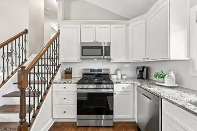 264 Winifred Dr, Totowa, NJ 07512 - Photo 8