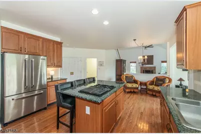 14 Vista Dr, Mount Olive, NJ 07836 - Photo 10
