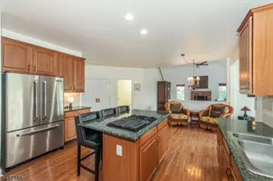 14 Vista Dr, Mount Olive, NJ 07836 - Photo 10