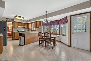 2 Rittenhouse Cir, Raritan Township, NJ 08822 - Photo 12
