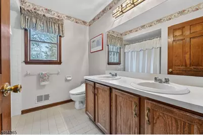 2 Rittenhouse Cir, Raritan Township, NJ 08822 - Photo 24