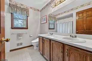 2 Rittenhouse Cir, Raritan Township, NJ 08822 - Photo 24