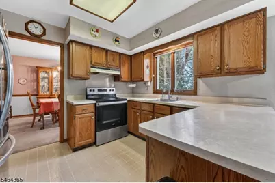 2 Rittenhouse Cir, Raritan Township, NJ 08822 - Photo 10