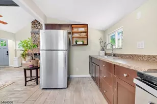 107 Overlook Rd, Vernon, NJ 07461 - Photo 12