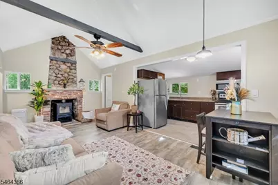 107 Overlook Rd, Vernon, NJ 07461 - Photo 10