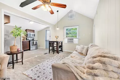 107 Overlook Rd, Vernon, NJ 07461 - Photo 6