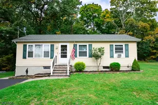 62 Summit Dr, Wantage, NJ 07461 - Photo 2
