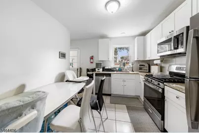 25 Lawrence Pl, Freehold, NJ 07728 - Photo 10