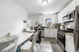 25 Lawrence Pl, Freehold, NJ 07728 - Photo 10