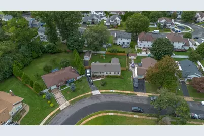 25 Lawrence Pl, Freehold, NJ 07728 - Photo 32