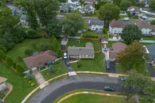 25 Lawrence Pl, Freehold, NJ 07728 - Photo 32