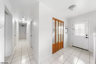 25 Lawrence Pl, Freehold, NJ 07728 - Photo 6