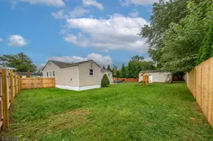 25 Lawrence Pl, Freehold, NJ 07728 - Photo 30