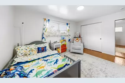 25 Lawrence Pl, Freehold, NJ 07728 - Photo 16