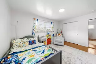 25 Lawrence Pl, Freehold, NJ 07728 - Photo 16