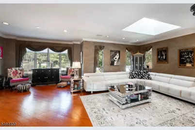 17 Chesterfield Dr, Warren Township, NJ 07059 - Photo 8